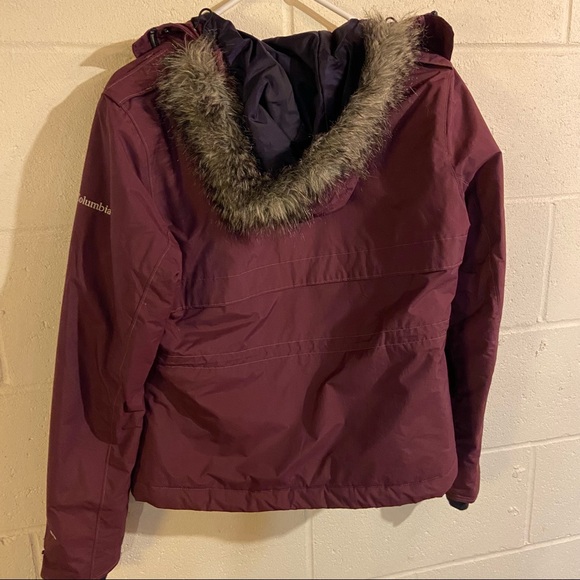 Columbia women’s size small winter jacket - Picture 2 of 4